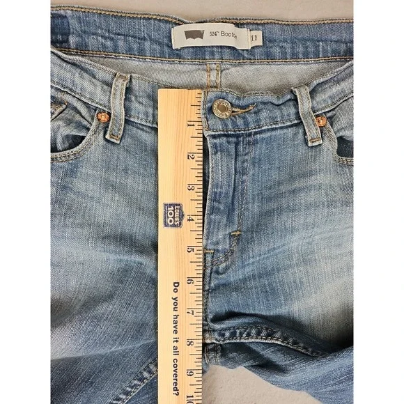 Levis‎ 524 Bootcut Women's 33x30 Light Wash Denim Jeans - Picture 3 of 8